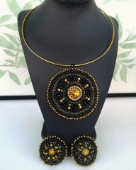 Set elegant cu cristale Set elegant cu cristale