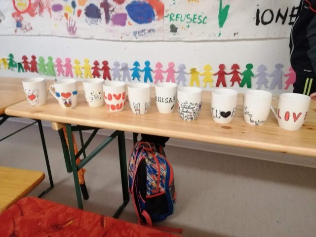 Atelier pictură pe căni