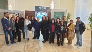 Expozitia DOR - mai 2023 - sala de expozitii a Primariei Sibiu