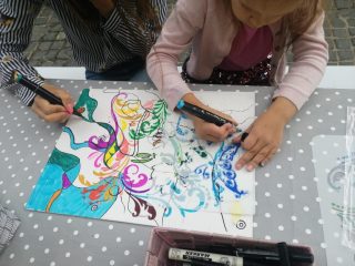 Atelier pictura, tablou mama-fiica Atelier pictura, tablou mama-fiica