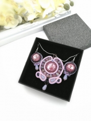 Set elegant cu cristale și inox Set elegant cu cristale și inox