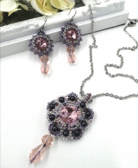 Set elegant cu cristale și inox Set elegant cu cristale și inox